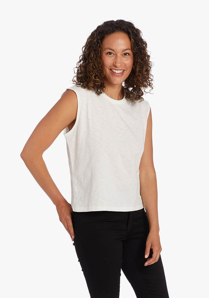Women wearing Hueso Relaxed Slub Tank