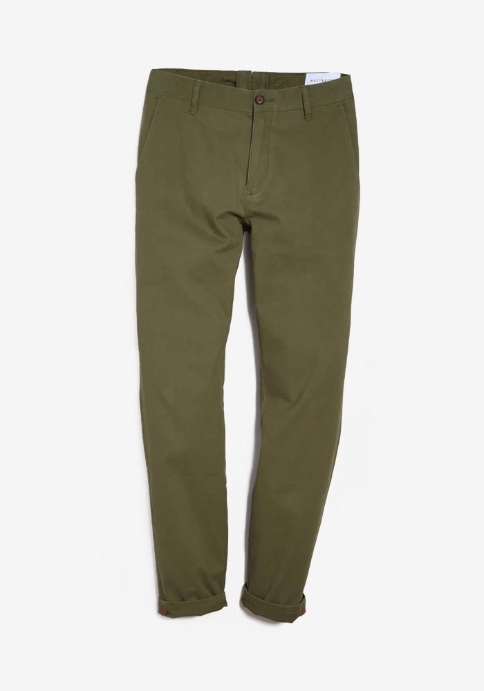 Men wearing Green Everyday Comfort Slim Chino Pants