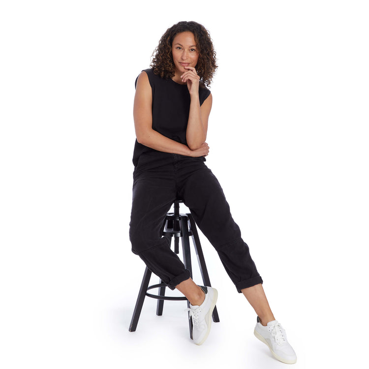 Women wearing Negro Relaxed Slub Tank