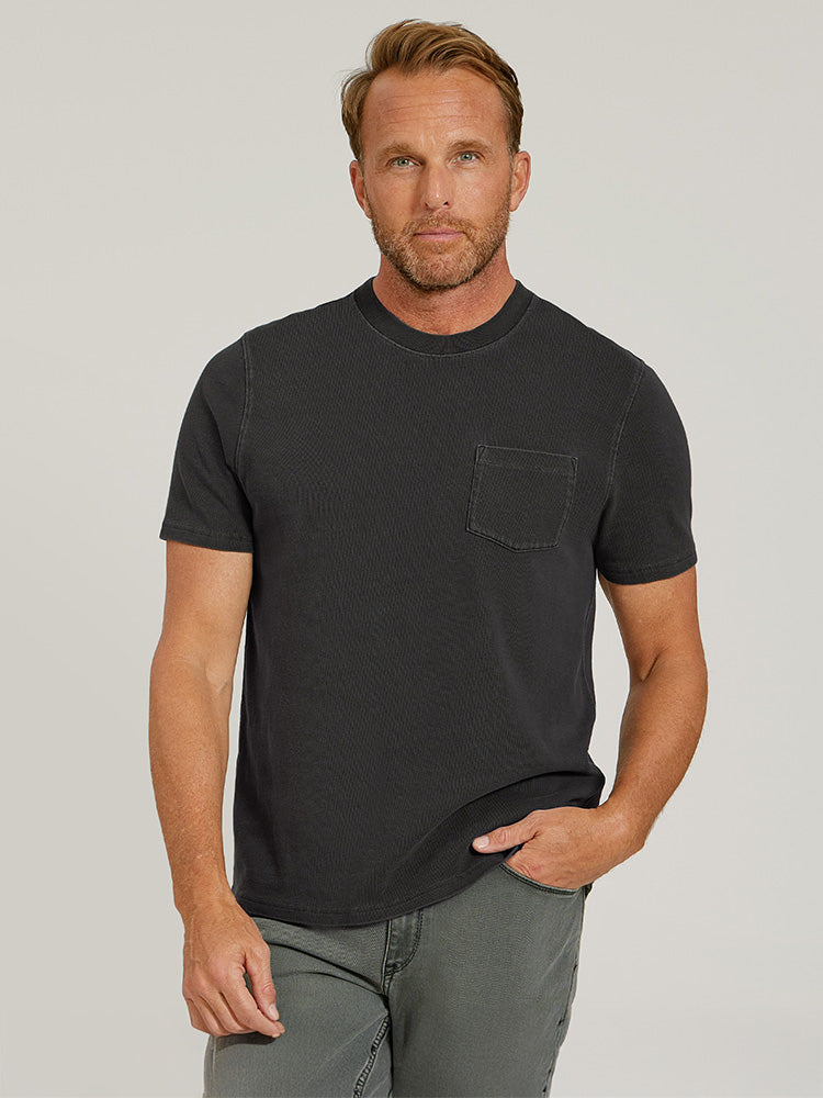 Men wearing Gris oscuro vintage Cotton Jersey One Pocket Tee