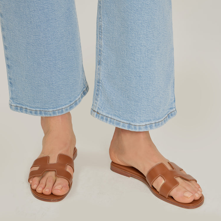 Women wearing Washed Out Blue High Rise Cropped Straight Leg Hubert