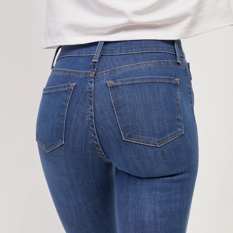 Women wearing Bleu Médium High Rise Skinny Jane Jeans