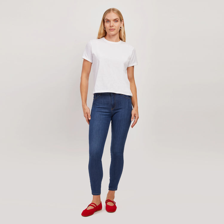 Women wearing Bleu Médium High Rise Skinny Jane Jeans