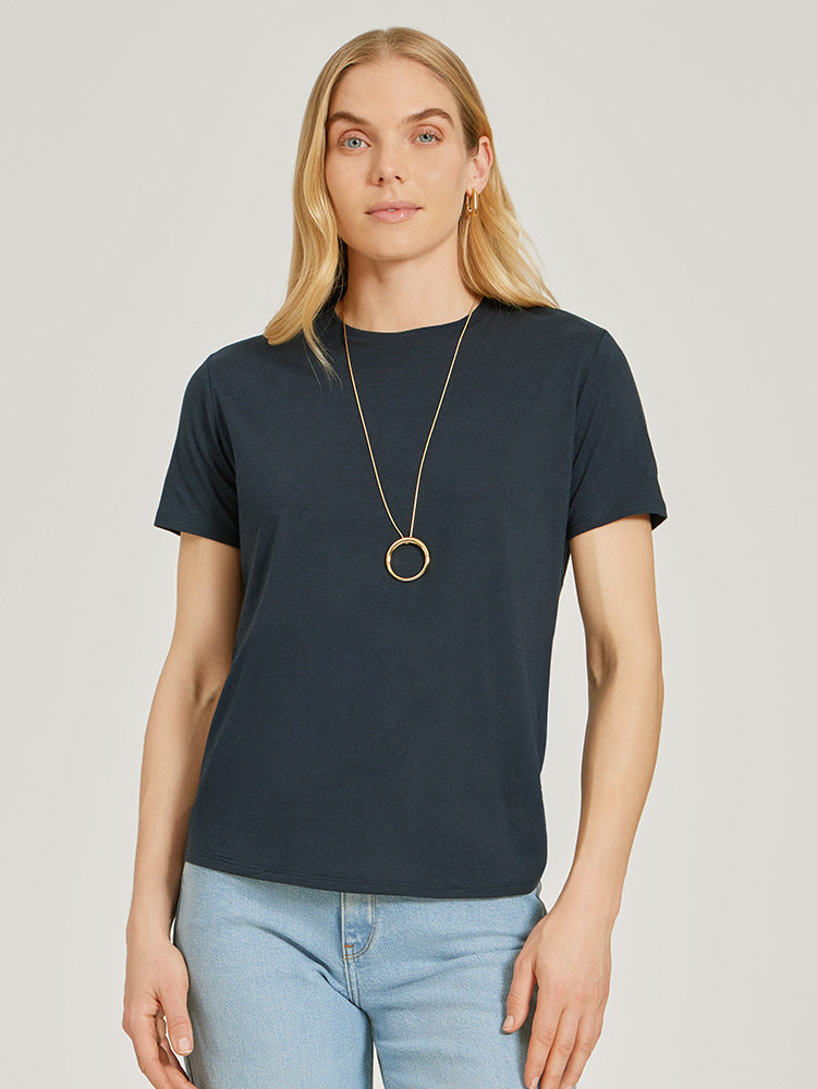 Women wearing Azul marino Relaxed Crew Marcy Tee