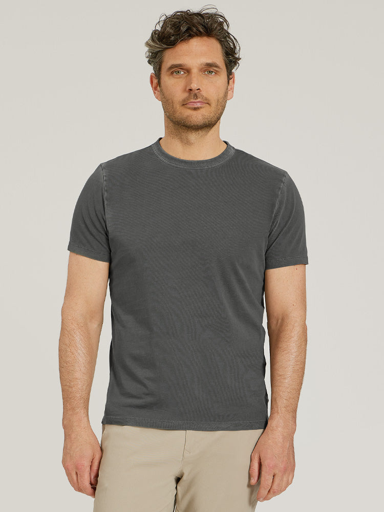 Men wearing Vintage Gray Classic Crew Driggs Tee