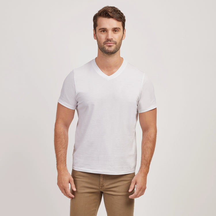 Men wearing Blanco Classic V-Neck Driggs Tee