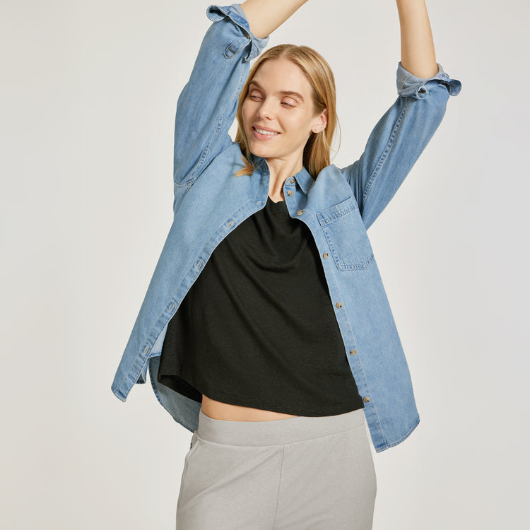 Women wearing Silver Gray Heather Cropped Performance Jogger