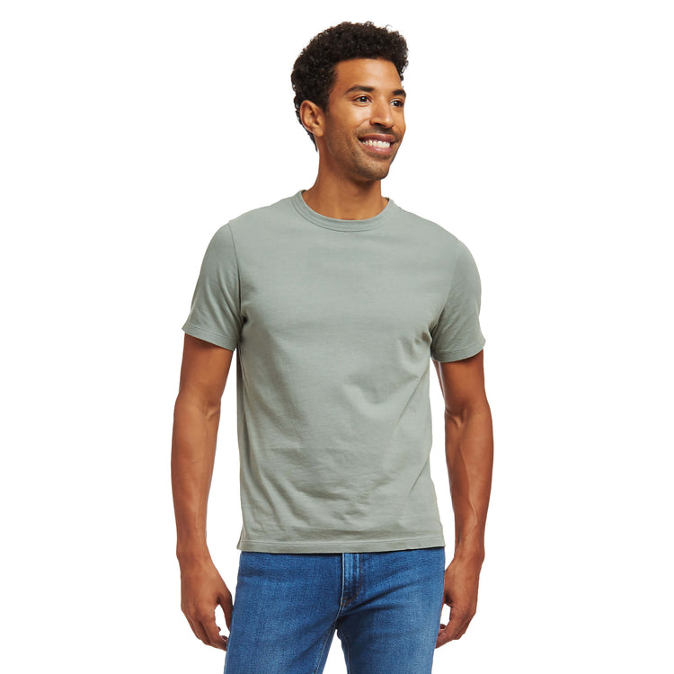 Men wearing Gris Vert Classic Crew Driggs Tee