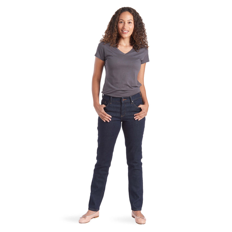 Women wearing Azul oscuro Mid Rise Slim Straight Grand Jeans
