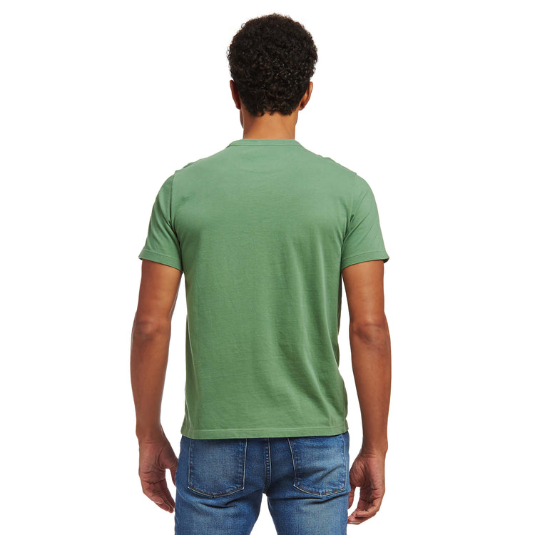 Men wearing Verde pera Classic Crew Driggs Tee