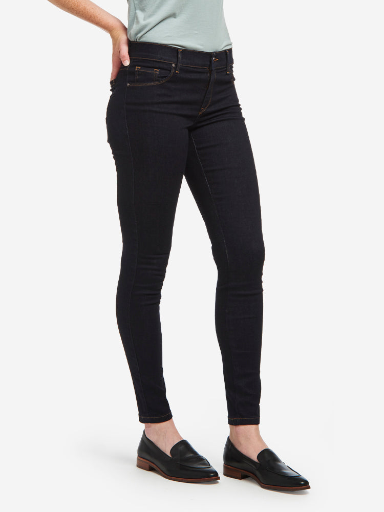 Women wearing Bleu Foncé Mid Rise Skinny Moore Jeans