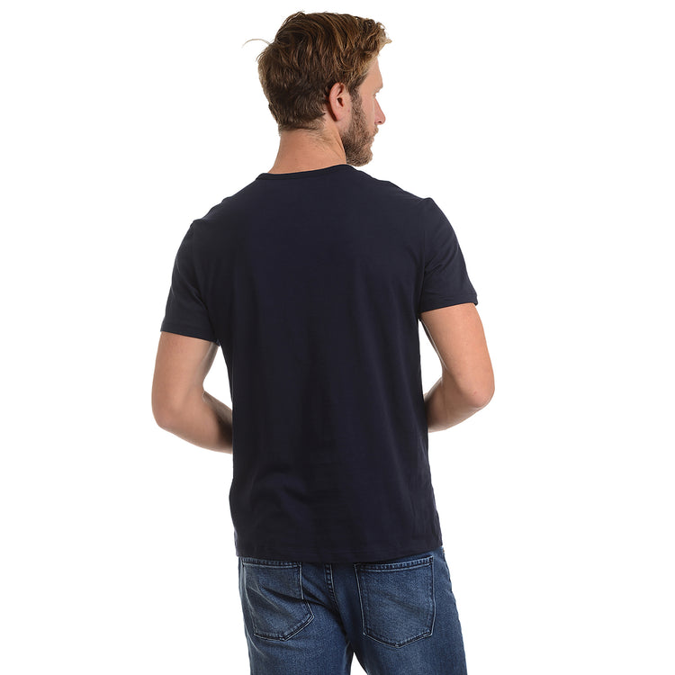 Men wearing Azul marino Classic Crew Driggs Tee