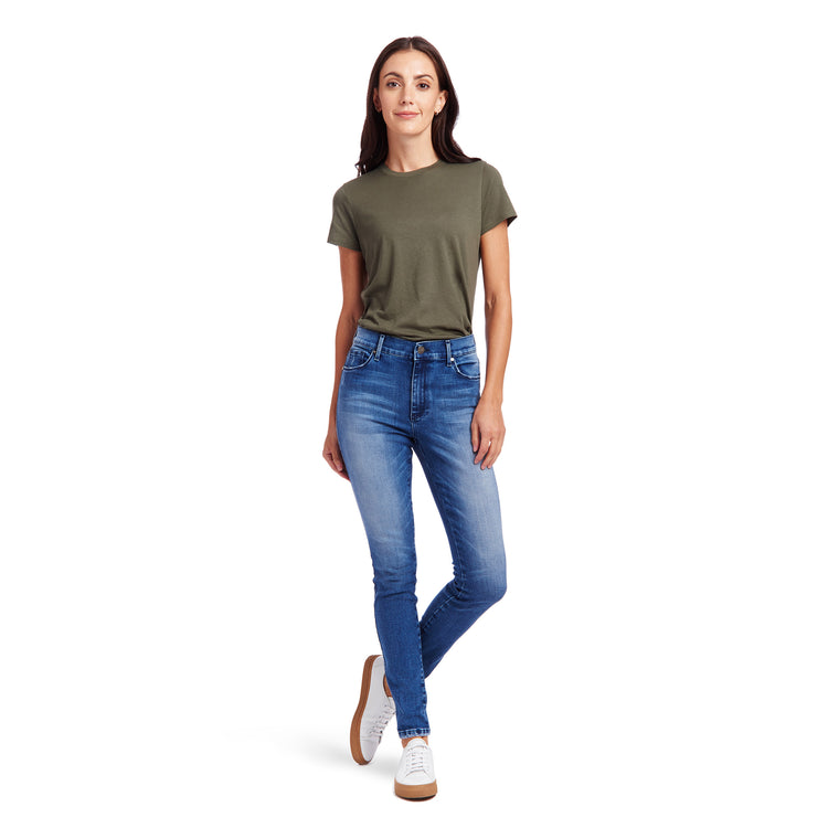 Women wearing Azul medio High Rise Skinny Moore Jeans