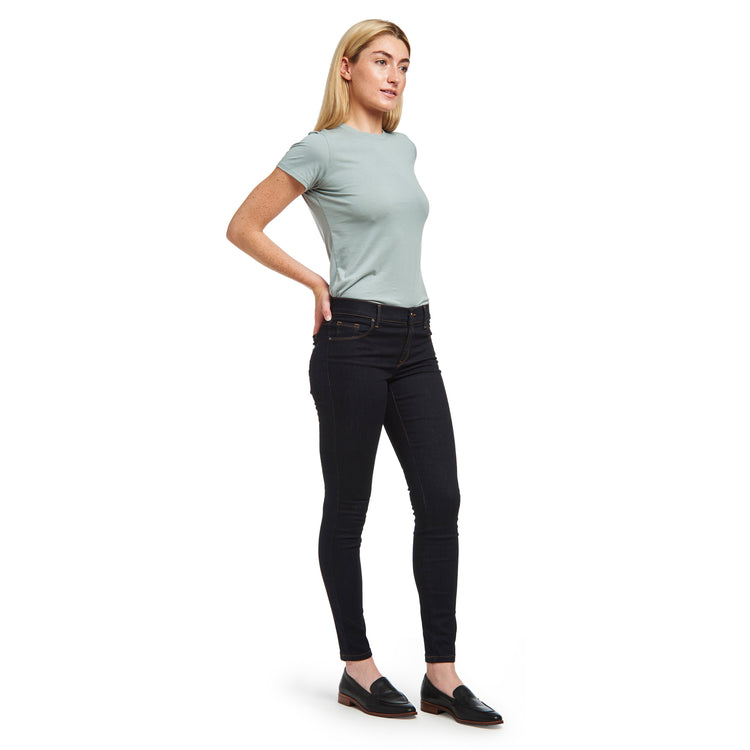 Women wearing Bleu Foncé Mid Rise Skinny Moore Jeans