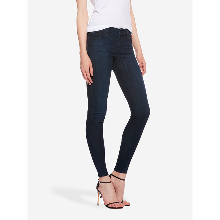 Women wearing Azul oscuro/medio Mid Rise Skinny Jane Jeans