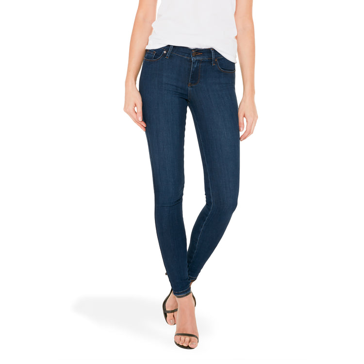 Women wearing Bleu Médium Mid Rise Skinny Jane Jeans