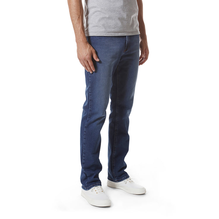 Men wearing Light/Medium Blue Straight Oliver Jeans