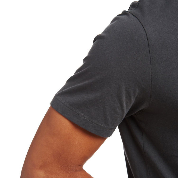 Men wearing Gris oscuro Curved Hem Driggs Tee