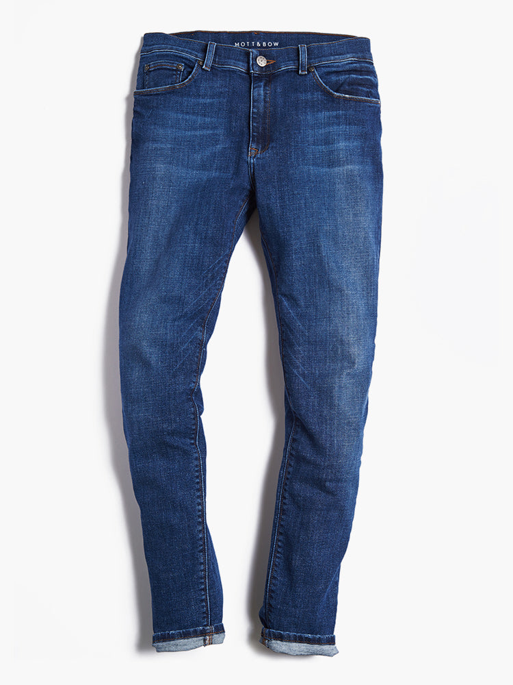 Men wearing Light/Medium Blue The Blue Jeans Edit skinny