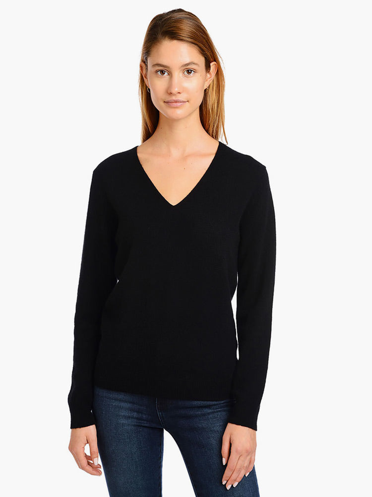 Women wearing Black Cashmere V-Neck Willow Sweater