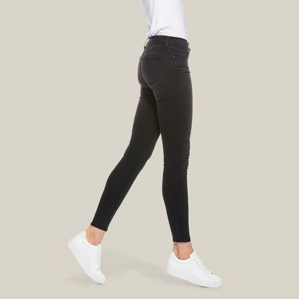 Women wearing Gris foncé Orchard Mid Rise Skinny Jeans