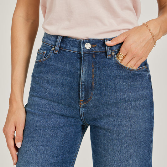 High Rise Cropped Straight Leg Gilmore Medium/Dark Blue High-Rise Cropped jeans