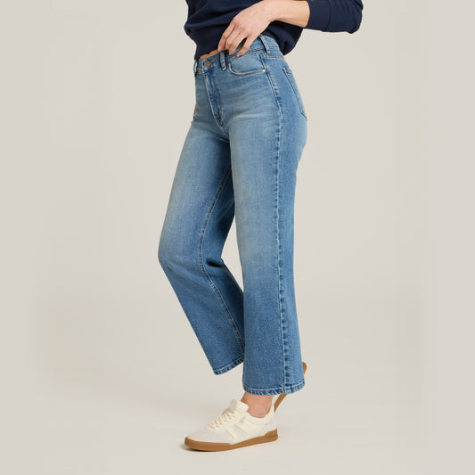 High Rise Cropped Straight Leg Gilmore Medium Blue High-Rise Cropped jeans