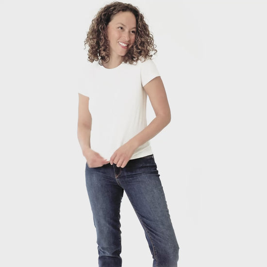 Women wearing Blanco Classic Crew Slub Tee
