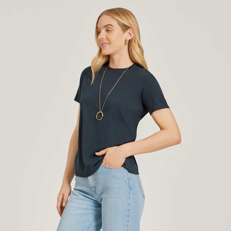 Women wearing Azul marino Relaxed Crew Marcy Tee