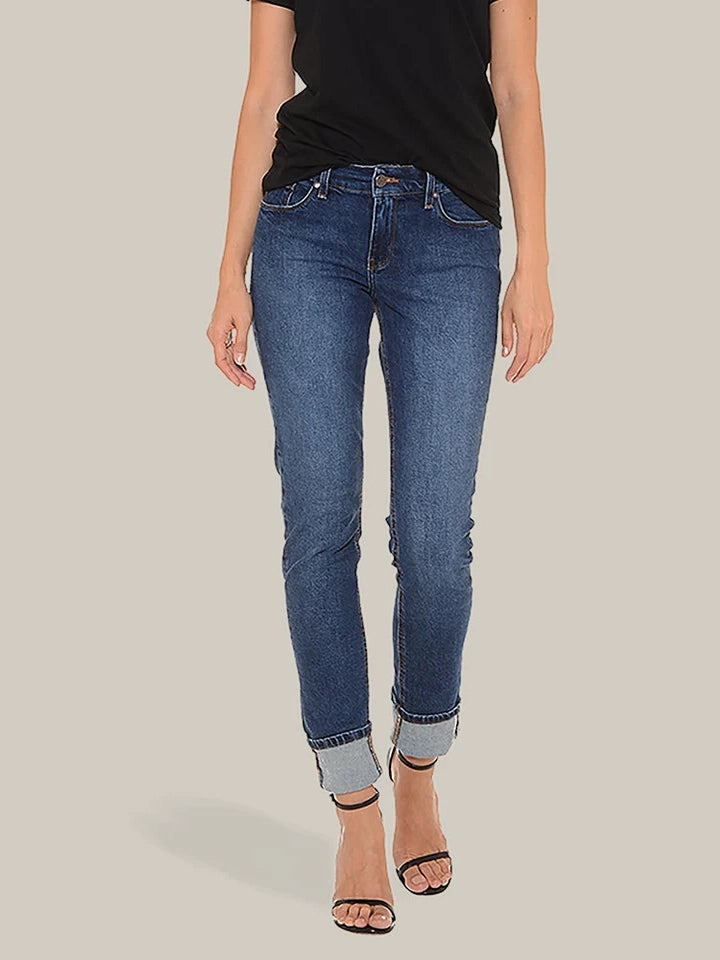 Women wearing Azul oscuro/medio Slim Straight Ridge Jeans