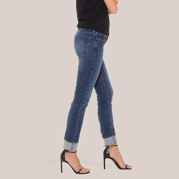 Women wearing Azul oscuro/medio Slim Straight Ridge Jeans