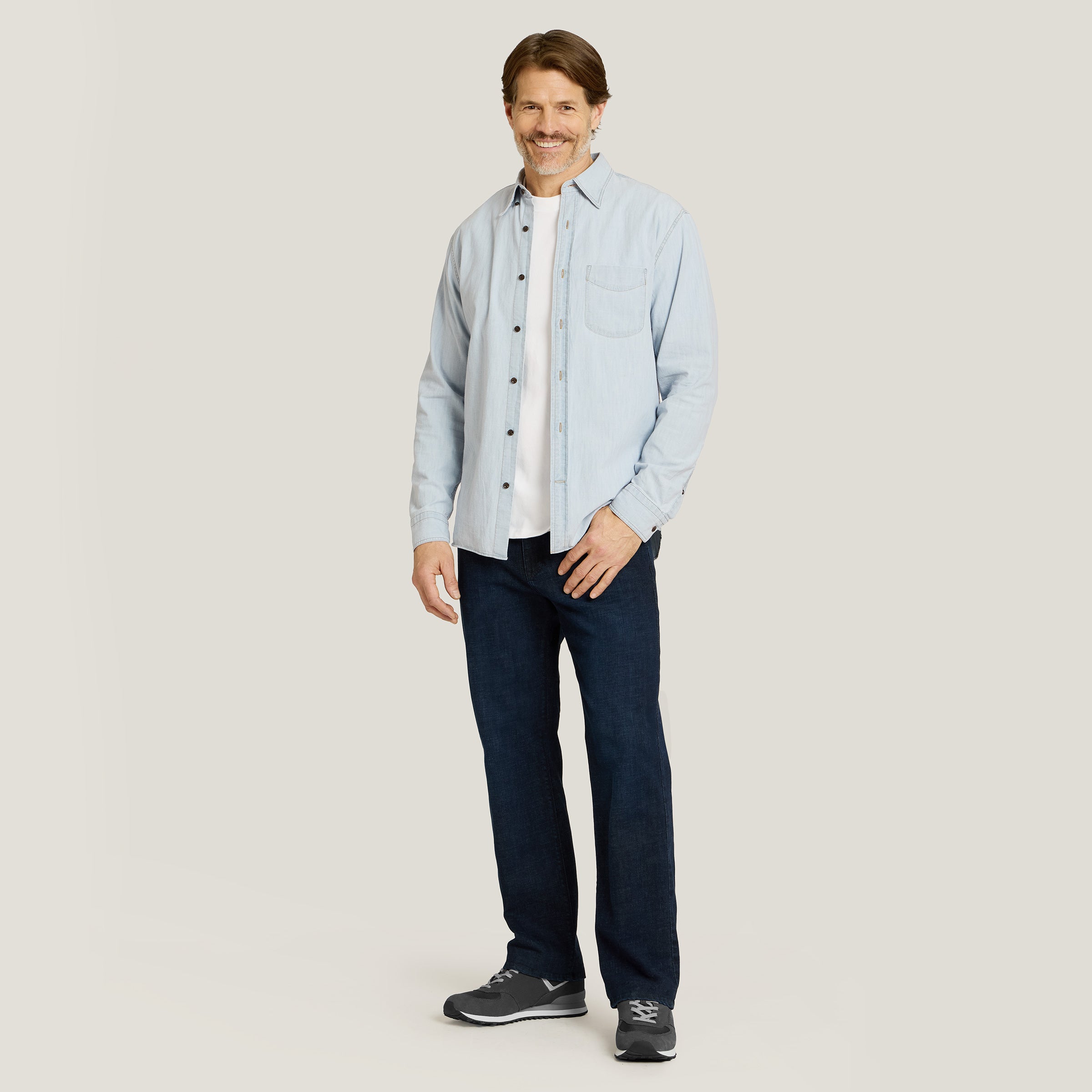 Men wearing Azul oscuro/medio The Straight Blue Jeans Edit jeans
