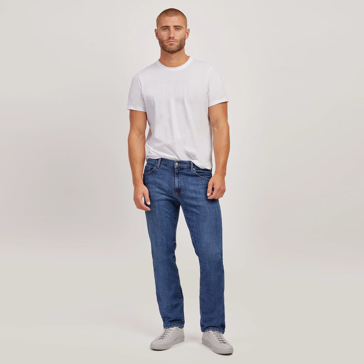 Men wearing Azul medio/claro Straight Wooster Jeans