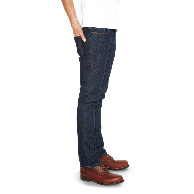 Men wearing Azul oscuro Slim Wooster Jeans