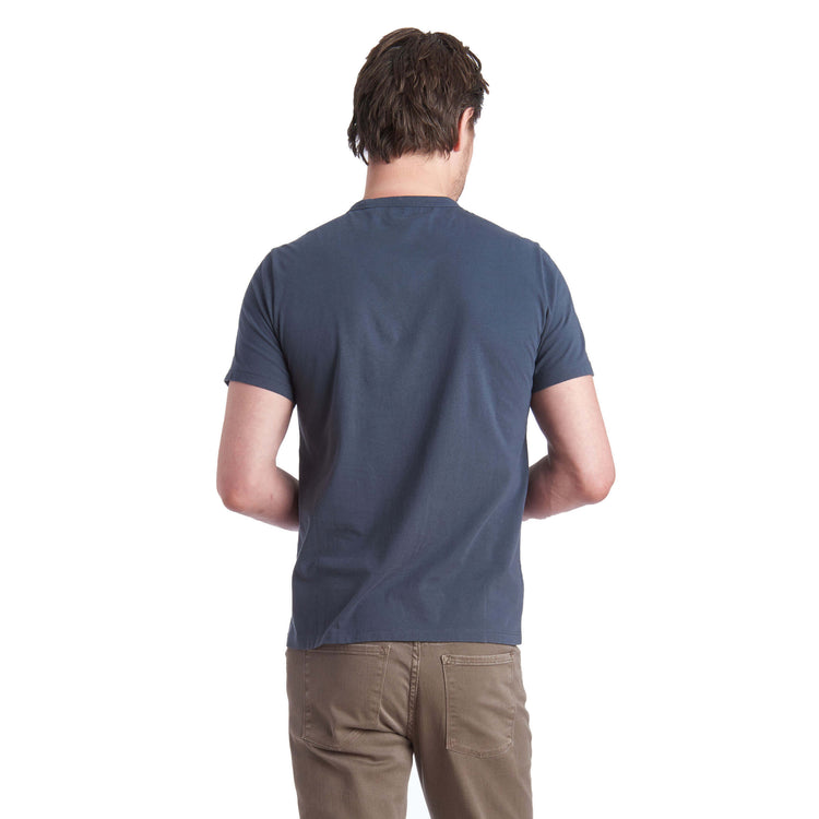 Men wearing Bleu Ardoise Classic Crew Driggs Tee