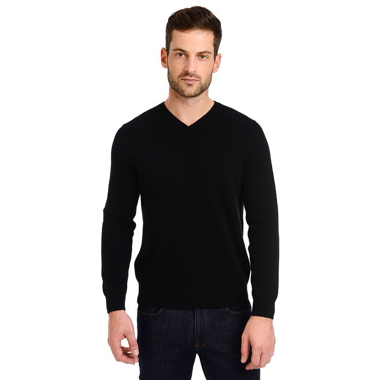 Men wearing Black Classic Cashmere V-Neck Bergen Sweater