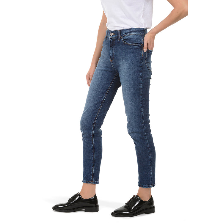Women wearing Azul oscuro/medio Mom Ridge Jeans